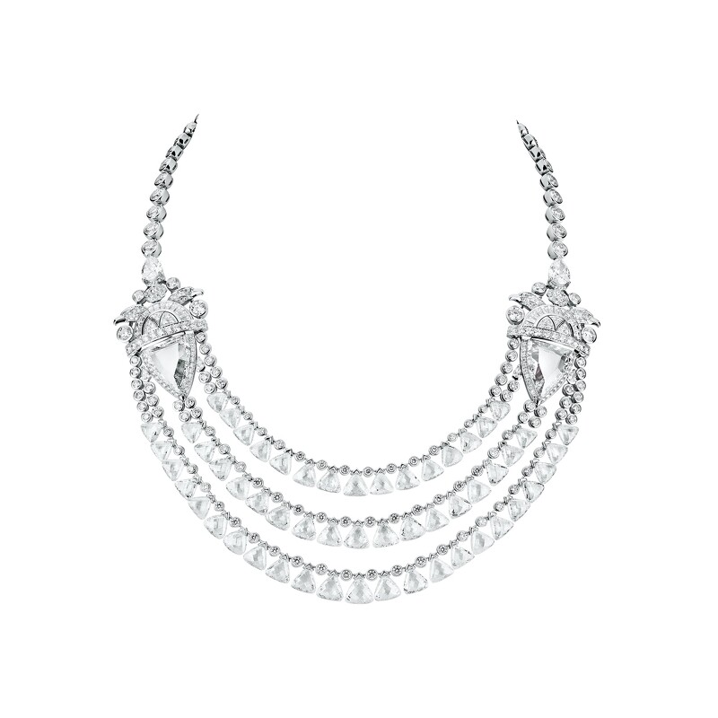 Chanel Aigle Protecteur necklace