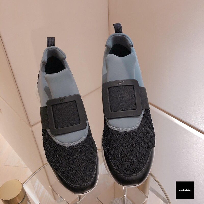 Roger Vivier Viv' Run 男士系列休閒鞋(NT$29,600)。