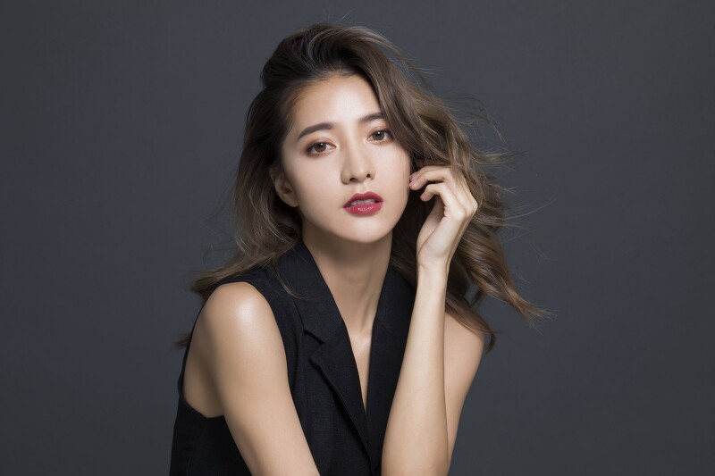 IG女神妍安公開最上鏡TIPS!原來都是美到顛峰的TOM FORD最上鏡奢華粉底液功勞!