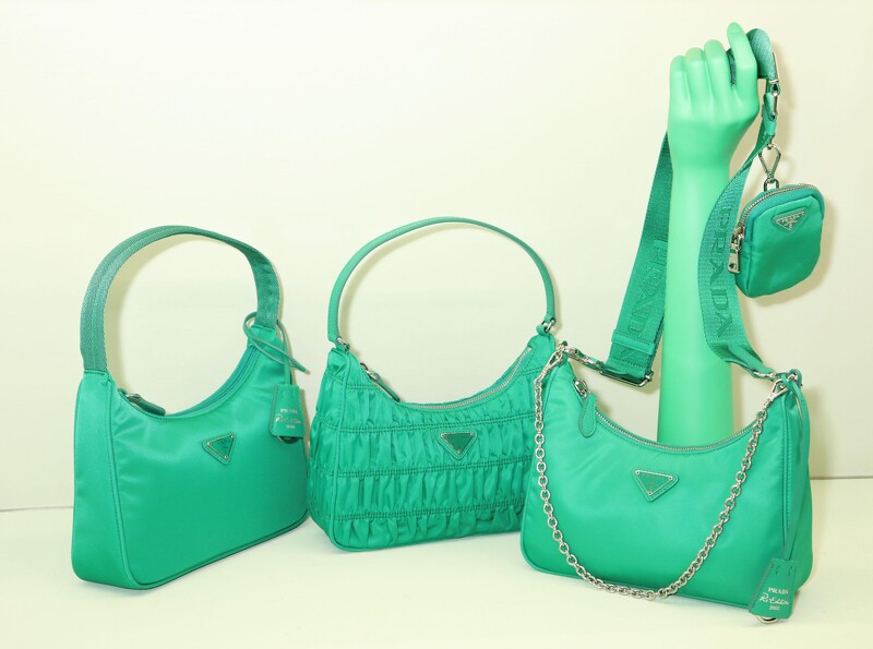 快閃店獨家:(左起)Prada Re-Edition 2000系列手提包(NT$21,500)、Gaufré尼龍手提袋(NT$25,500)、Re-Edition 2005系列手提肩背包(NT$36,000)