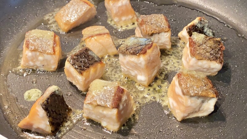 15分鐘上桌！鮭魚料理懶人食譜推薦，夢幻破表的粉紅義大利麵在家料理 