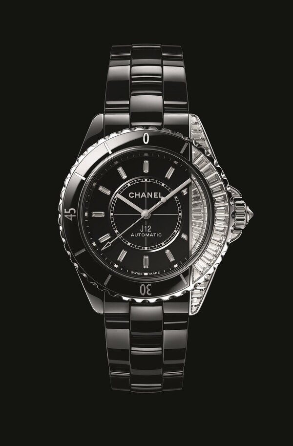Chanel J12 Paradoxe