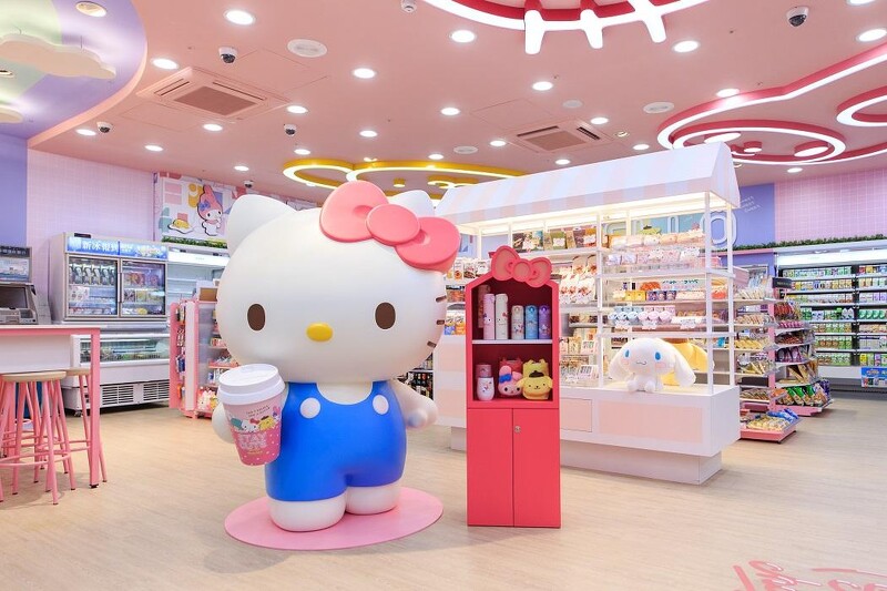 7 11全球首間超萌三麗鷗聯名店來了 170公分hello Kitty公仔迎賓 粉嫩門市夢幻破表 Marie Claire 美麗佳人