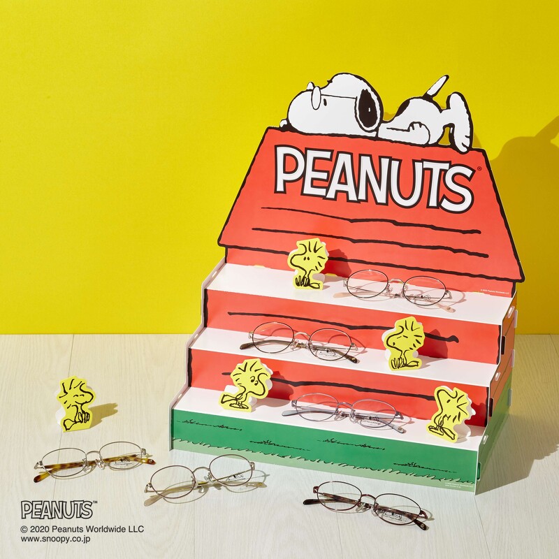 史努比暴風來襲 眼鏡市場 Peanuts Collection系列繽紛眼鏡太想擁有 經典復古 時尚輕量的精緻設計 Peanuts鐵粉m編肯定要收啊