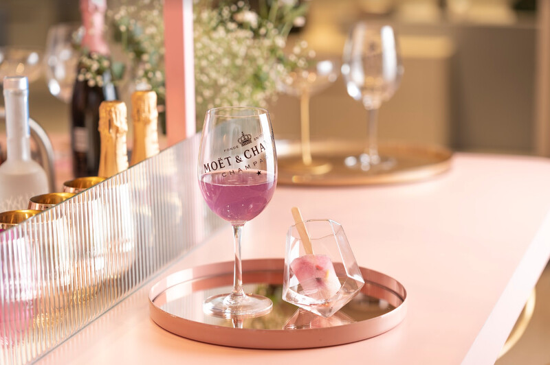 「Moët French 75 」(莓果葡萄柚冰棒香檳調酒)