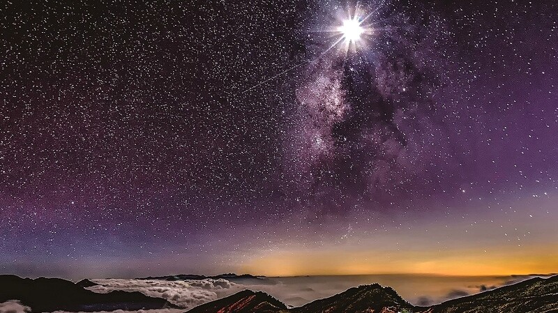 全台首座 合歡山國際暗空公園 鳶峰觀星平台 啟用 專用觀星者設計 快來趟浪漫數星星約會 Marie Claire 美麗佳人