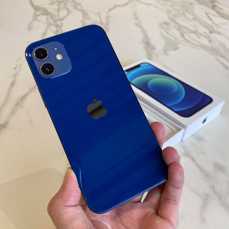 Iphone 12 Iphone 12 Pro開箱 海軍藍 太平洋藍實機比美 磚型邊框手感提升 夜拍模式更強 Marie Claire 美麗佳人