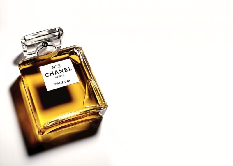 關於Chanel N°5 香水的5件事：香奈兒女士的幸運數字、瑪麗蓮夢露最愛