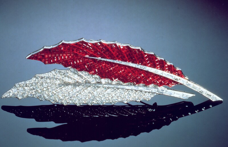 溫莎公爵夫人(Duchess of Windsor, Wallis Simpson)的珠寶收藏:Van Cleef & Arpels(VCA)Deux Plumes胸針