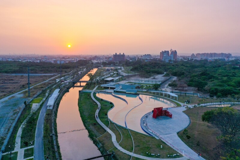 屏東最新景點 屏東縣民公園 啟用 荒廢27年廢墟改建 成全台首座工業遺構水岸公園 Marie Claire 美麗佳人