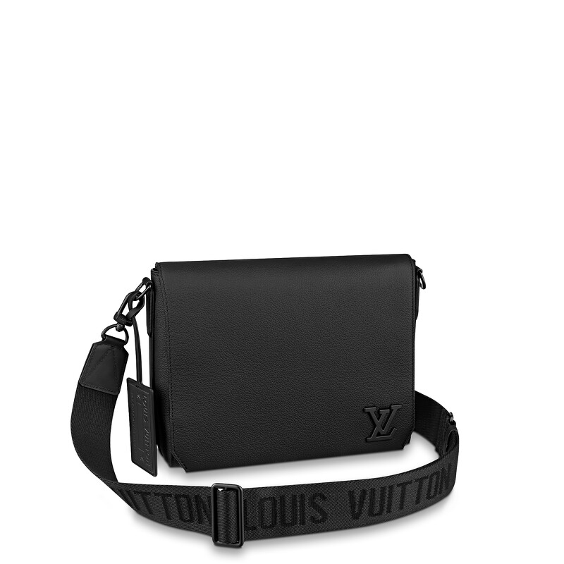 LV Aerogram 信差袋,售價NT$82,000