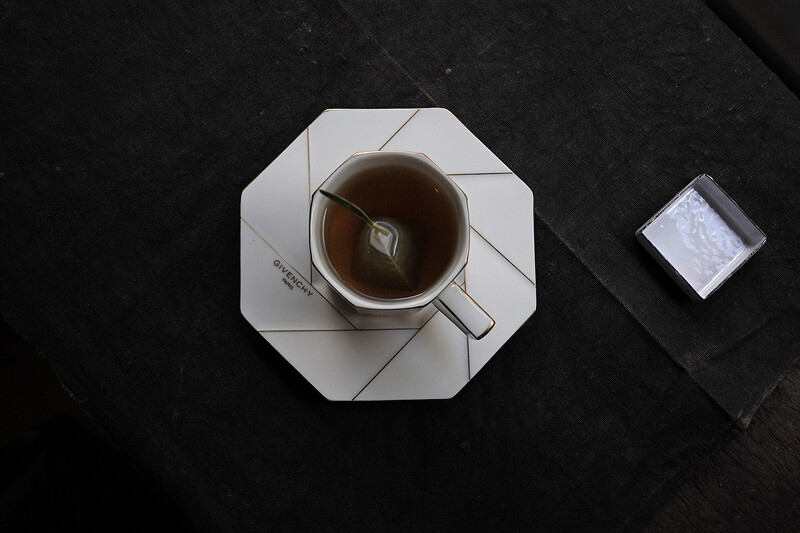 茶席需要預約,一次只接待三位,優美的八角法國茶組很有味道。