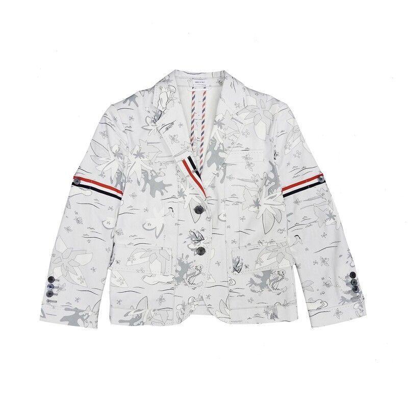Thom Browne Resort 21 Women 淺灰色帆布扶桑花圖案數位印花鐵灰釦西裝外套,售價NT$80,100