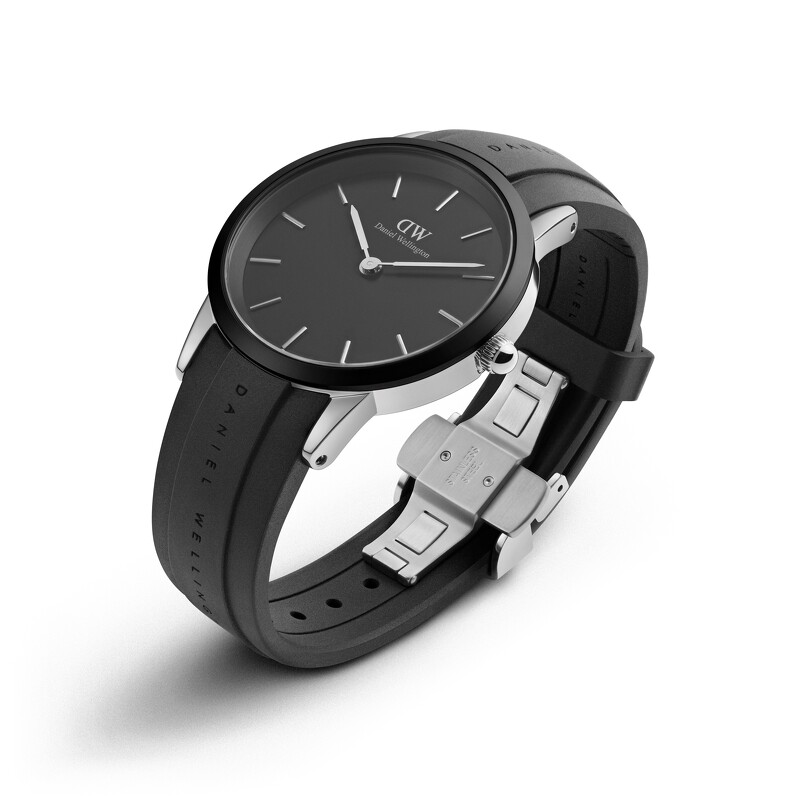 DW ICONIC MOTION躍動黑膠腕錶40mm,NT7,990(極光銀)