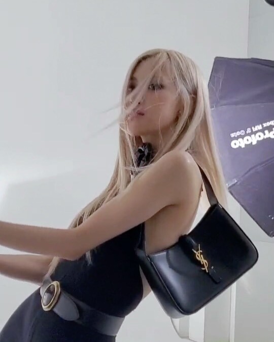 YSL LE 5 À 7光滑皮革流浪包,NT54,300