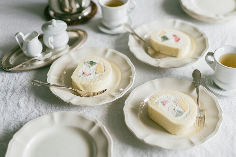 古董餐桌最受歡迎的古董花盤款式,也十分百搭好用(photo by @talkless.fooddiary)。