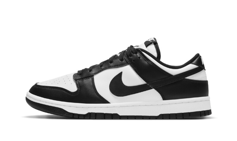 熊貓配色 Nike Dunk 好搭耐看的特性,價格翻倍,一鞋難求。受女性搭配者歡迎。