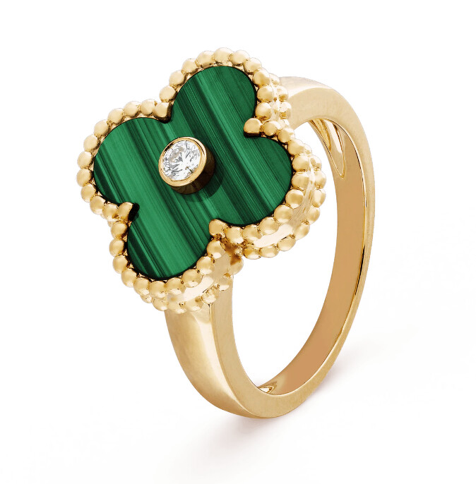 Van Cleef & Arpels (VCA) Vintage Alhambra 系列戒指,18K黃金鑲嵌孔雀石與鑽石,NT$116,000 