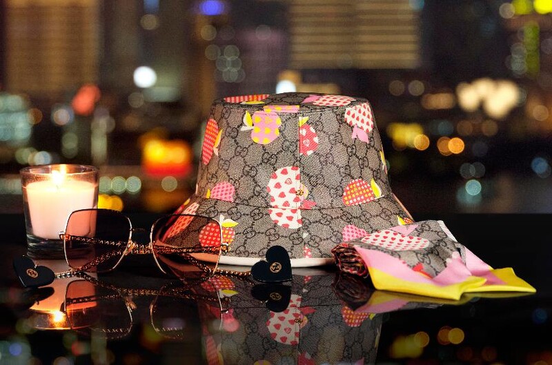 Gucci Les Pommes夕情人節特別系列:漁夫帽NT16900、絲巾NT7000。