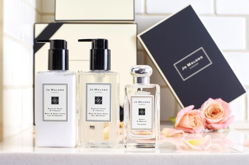 情人節禮物給她或給他 都在jo Malone London 打包 還有期間限定的香氛愛情花盒 戀愛香氣與浪漫花朵誰能不心動 Marie Claire 美麗佳人