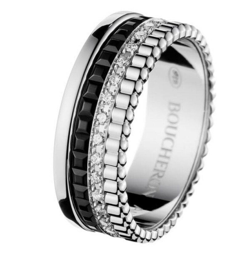 Boucheron Quatre Black系列四圈窄版戒指,白金鑲嵌鑽石與黑色PVD,售價NT$240,000