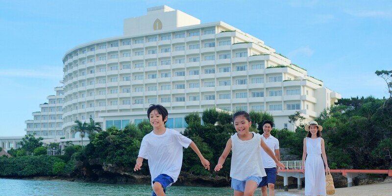 ANA全日空萬座海濱洲際酒店奢適的渡假氛圍,是不少台灣家庭親子出國旅行首選,照片轉載自IHG.com官網