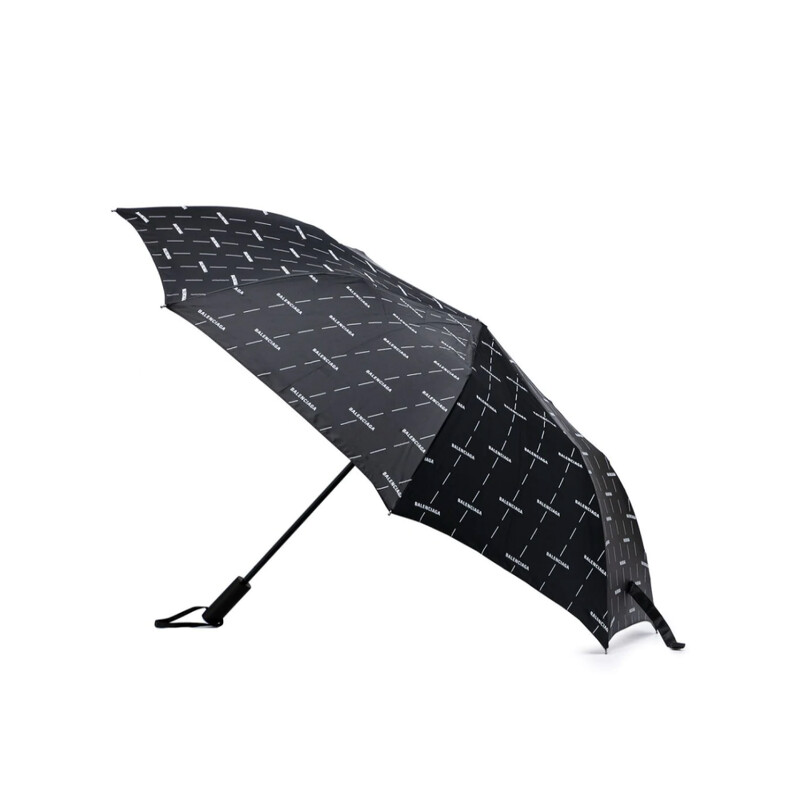 下雨天就讓LV、Burberry、Balenciaga6把精品雨傘為你帶來好心情 