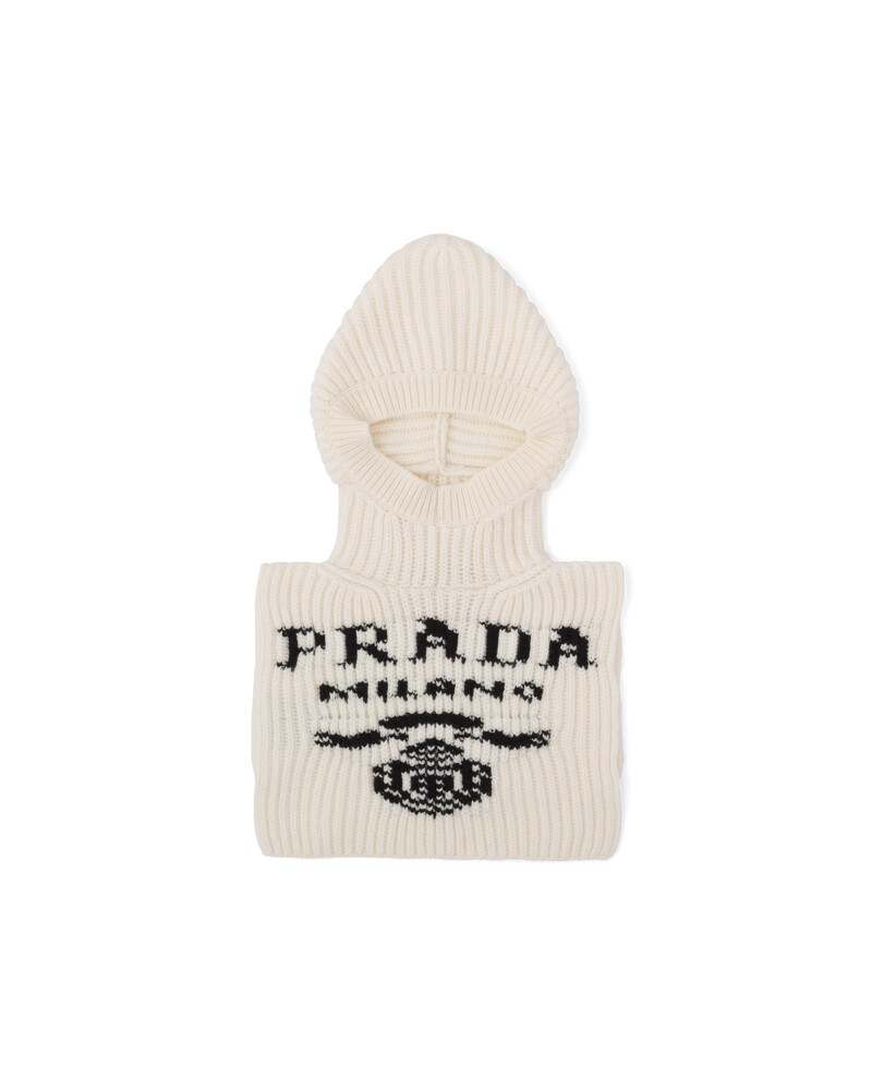 Prada針織連帽脖圍,NT34,000