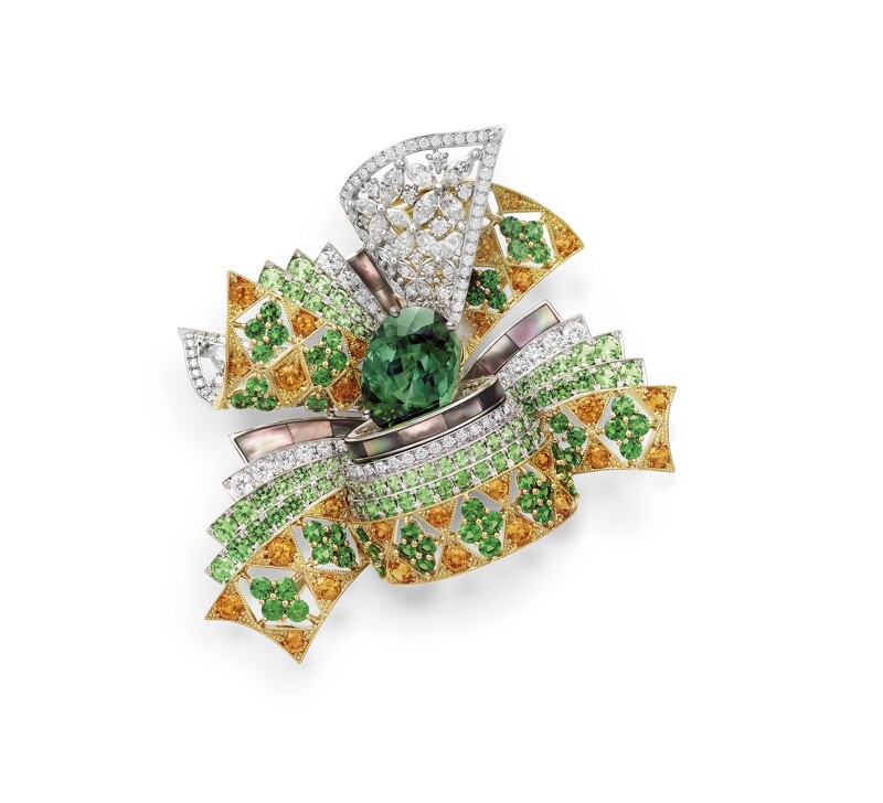 Mikimoto The Japanese Sense of Beauty系列 – 十二單衣造型夏之胸針,參考價格約NT$2,770,000