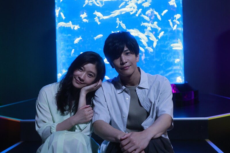 金魚妻 篠原涼子與岩田剛典幕後合照 © @kingyo_netflix