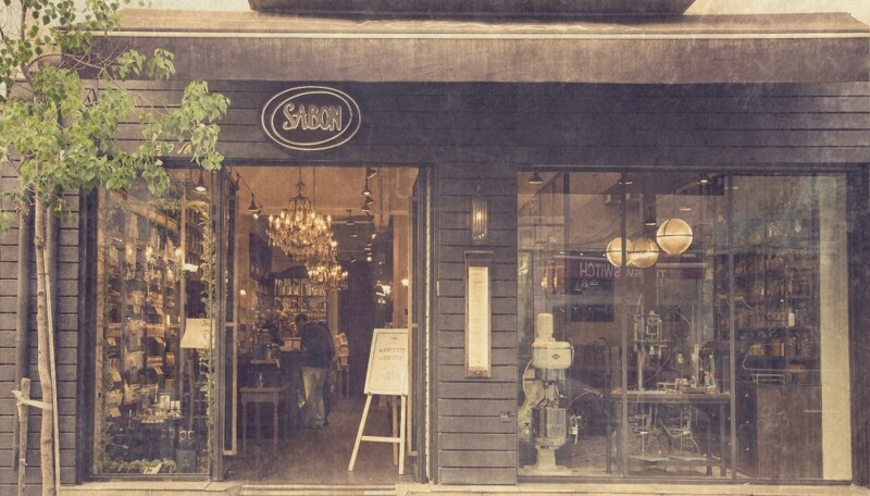 SABON第一間專賣店創立於1997年以色列特拉維夫(Tel Aviv)市中心的申金街(Shenkin Street)。