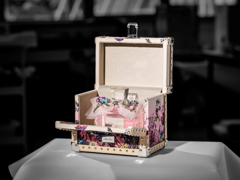Dior蒙田大道30號總店內的迪奧Miss Dior香氛奢華訂製珍藏版200ml,NT150,000