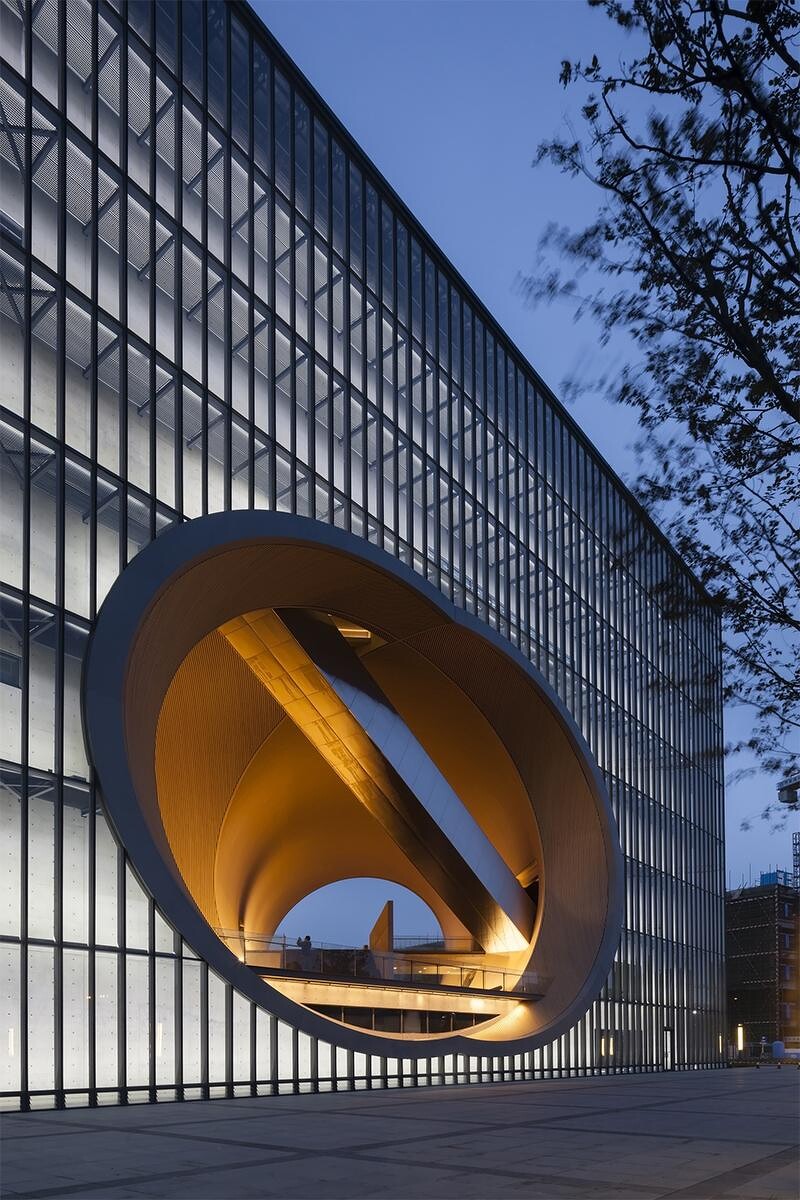 「上海保利大劇院」 ©Shigeo Ogawa