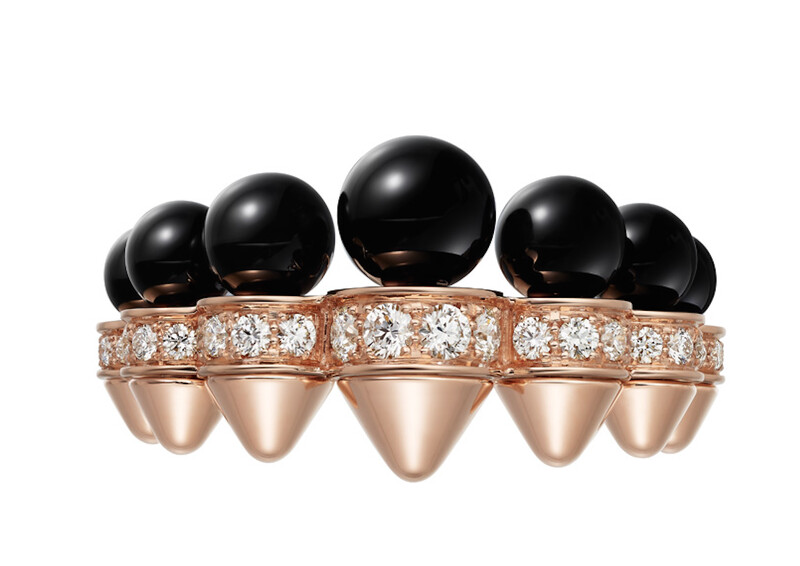 Clash de Cartier 2022年新款戒指，玫瑰金鑲嵌鑽石與縞瑪瑙
