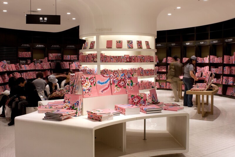2009年林明弘個展「我是太陽」覆摺計畫,讓趙琍吃足苦頭
