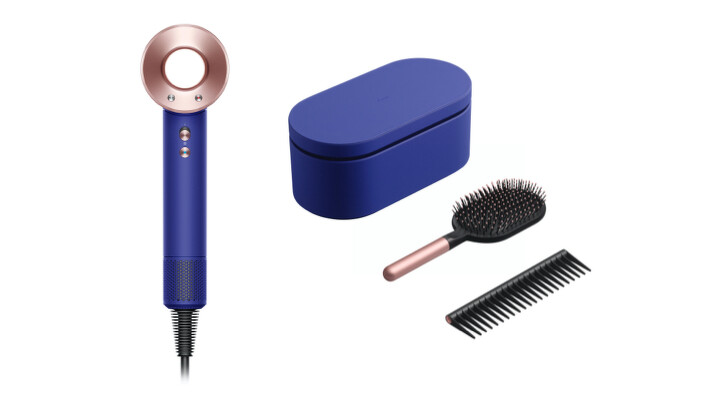▲Dyson Supersonic™ 吹風機 HD08 長春花藍配玫瑰金限定版(附專用按摩梳及順髮梳),優惠價NT$15,600,再送專用底座(市價NT$4,000)。