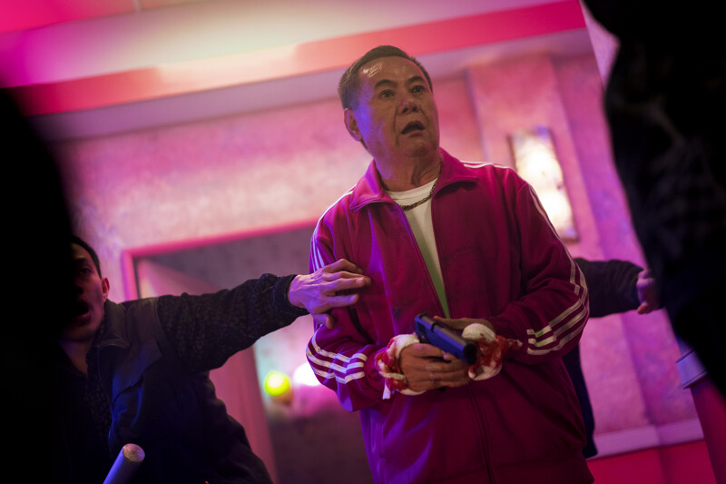 蔡振南飾演黑道老大，在正式預告展現逗趣的模樣。