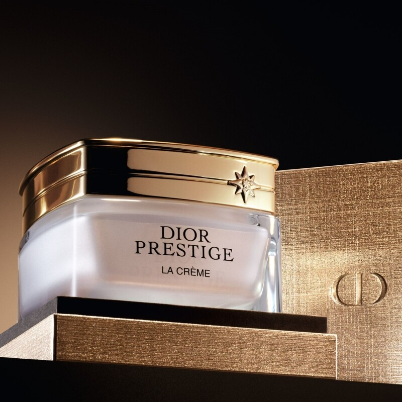 DIOR迪奧精萃再生玫瑰賦活乳霜15ml,NT5,000、50ml,NT14,000、填裝瓶NT12,500