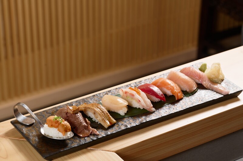 主食握壽司以兩種米混搭，打造微妙獨特的口感。