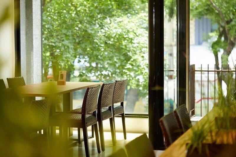 The One 食藝.中山概念店景。