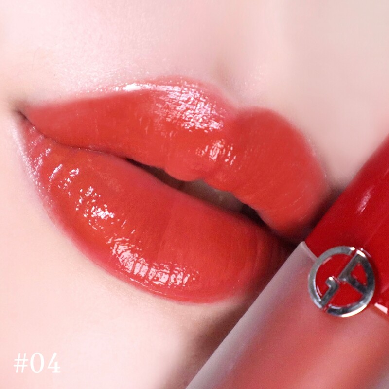Giorgio Armani奢華絲緞訂製水唇釉#04試色。