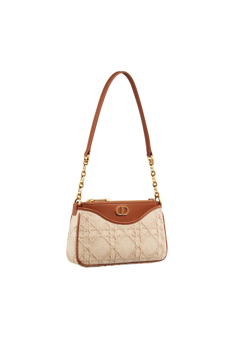Dior 30 MONTAIGNE AVENUE HOBO 半月包,NT68,000。