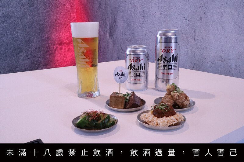 現壓生啤酒外,還有與乾杯燒肉、鼎旺麻辣鍋、師園鹽酥雞、通庵熟成咖喱聯手提供經典小食。