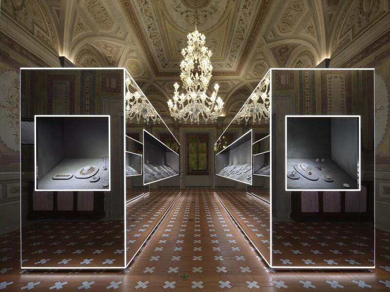 Gucci全新高級珠寶系列《Gucci Allegoria四季寓言》於佛羅倫斯前身為賽蒂曼尼宮（Palazzo Settimanni）的「Gucci典藏之家」全球首度曝光。