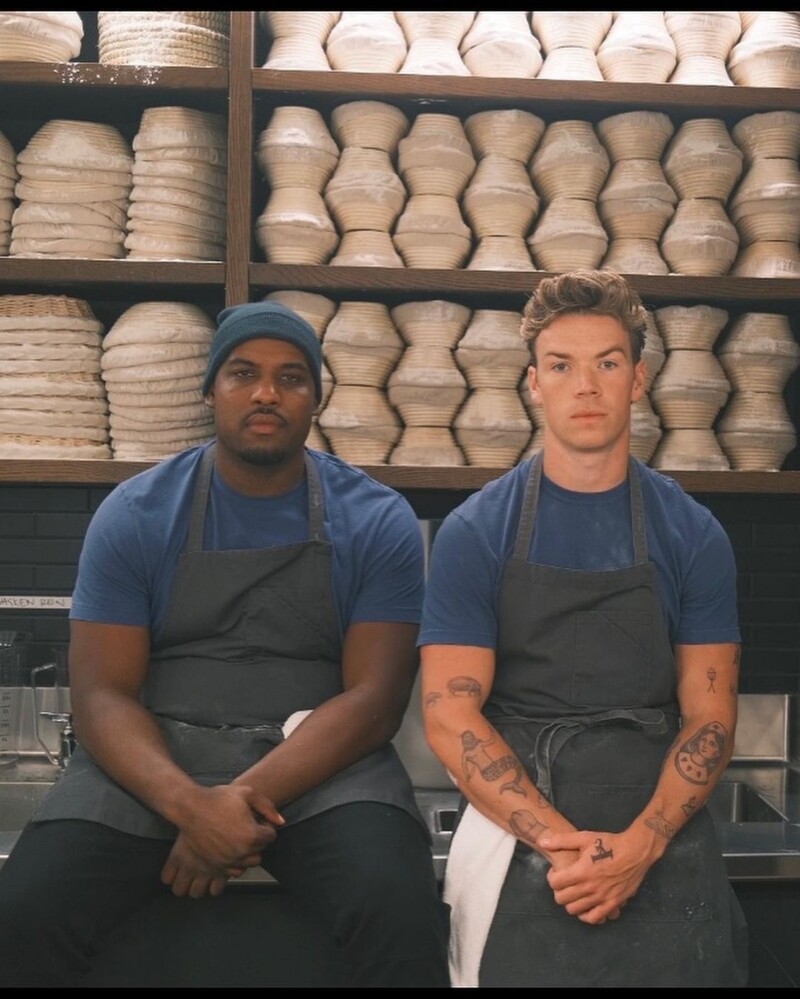 《全家就是米家》裡的囧弟威爾普爾特(Will Poulter )則成了型男大主廚!