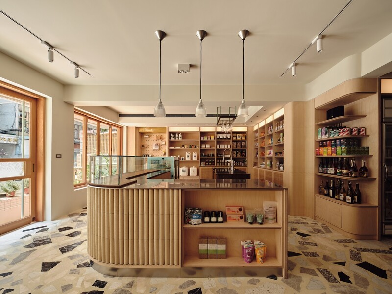 全新的「mise en Plants」選物店以小超市為概念座落在大安區巷弄。
