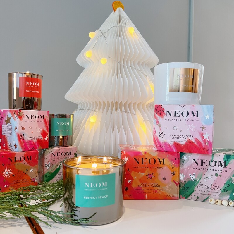 NEOM 2023佳節禮物系列香氛蠟燭實品。