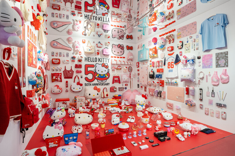 展示歷年周邊商品(時藝多媒體提供)