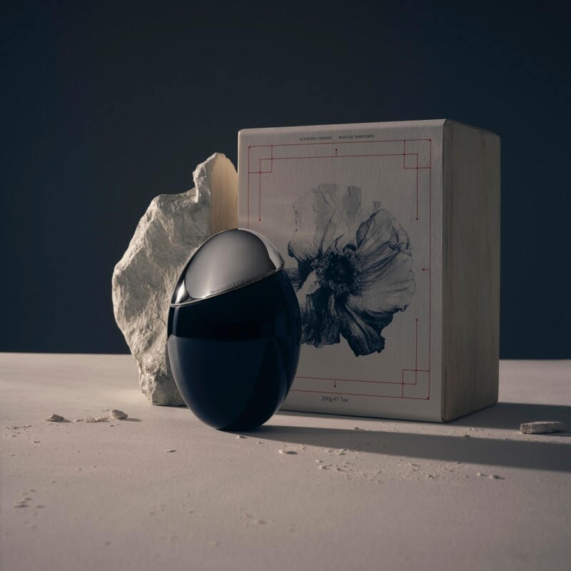 Alexander McQueen幽靈之花香氛蠟燭Ghost Flower,NT12,500(Photo/初衣食午)