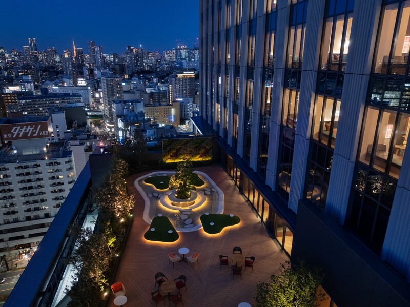 「絢麗夜景」成為飯店主打特色。